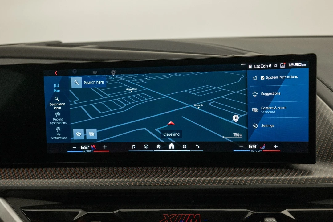 2025 BMW XM - Image 17 of 21