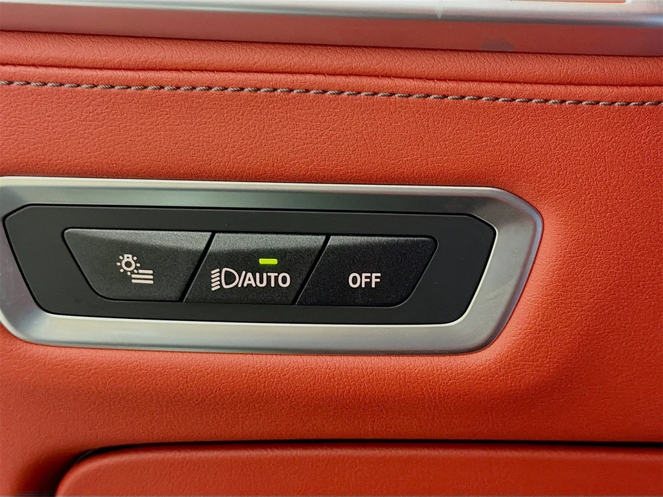 2025 BMW XM - Image 12 of 12