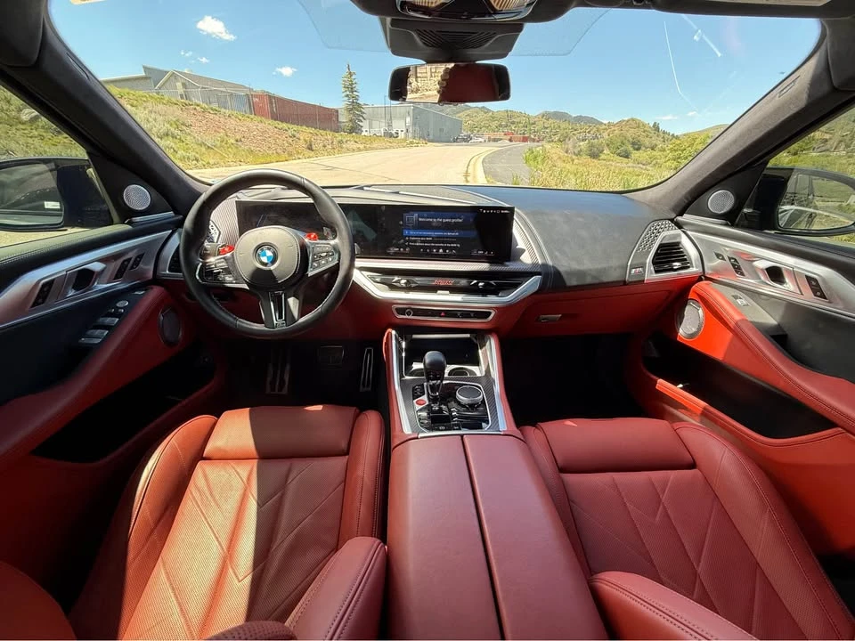 2025 BMW XM - Image 11 of 14