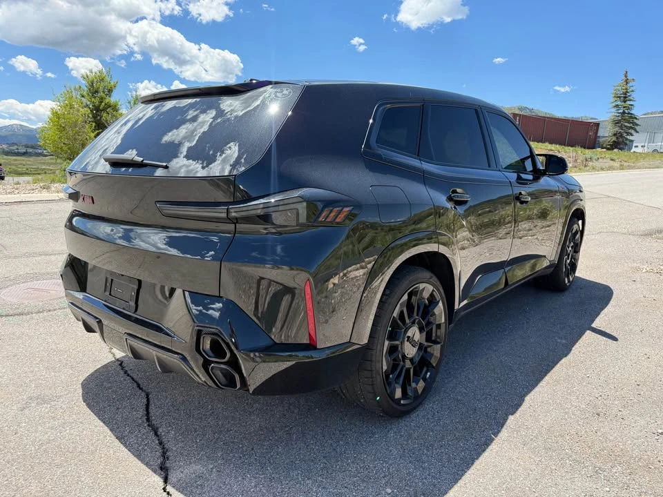 2025 BMW XM - Image 7 of 14