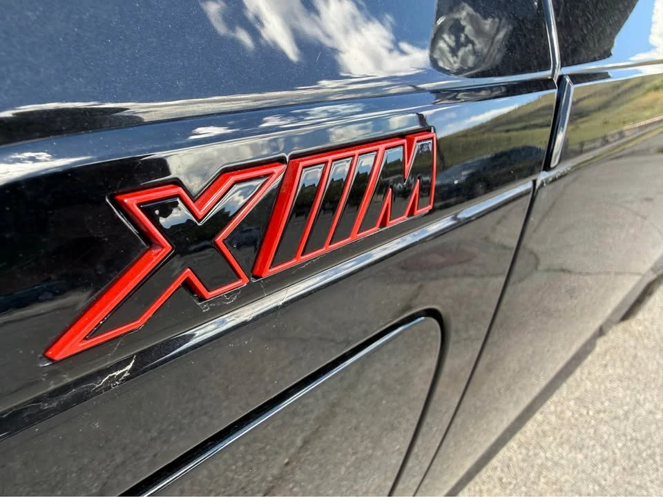 2025 BMW XM - Image 3 of 14