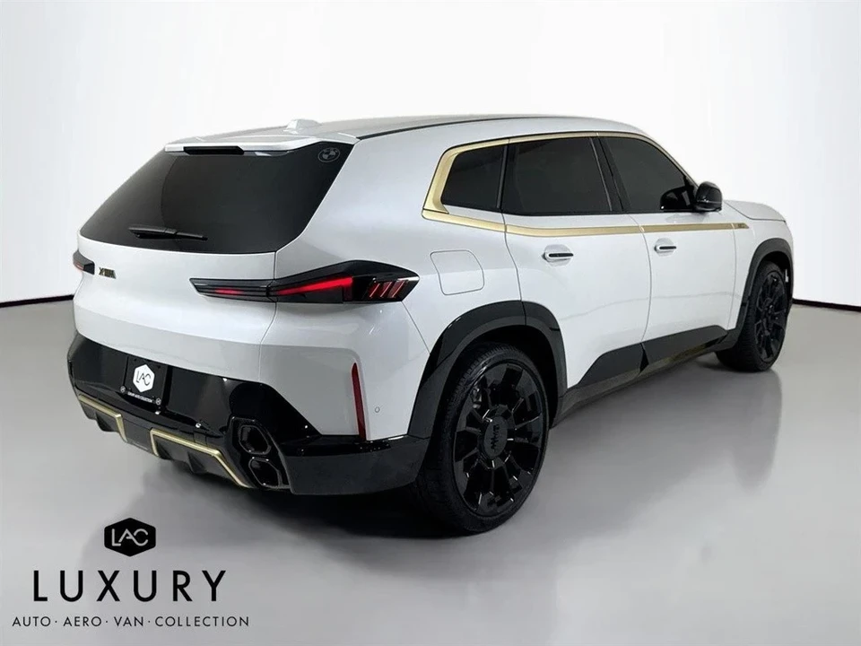 2025 BMW XM - Image 4 of 12