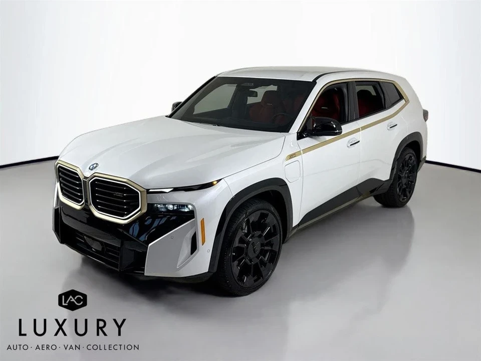 2025 BMW XM - Image 2 of 12