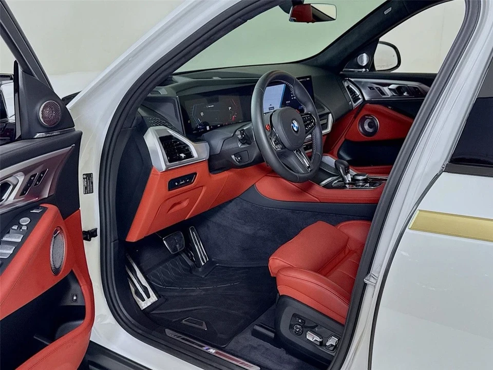 2025 BMW XM - Image 12 of 12