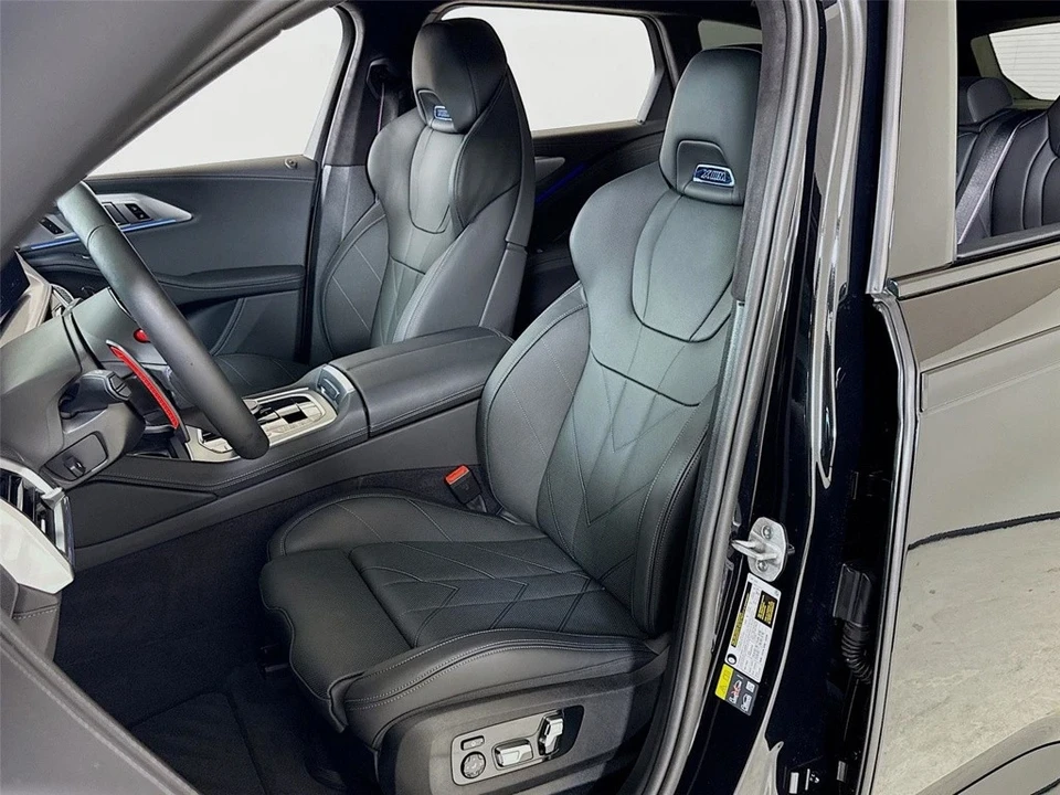 2025 BMW XM - Image 11 of 12