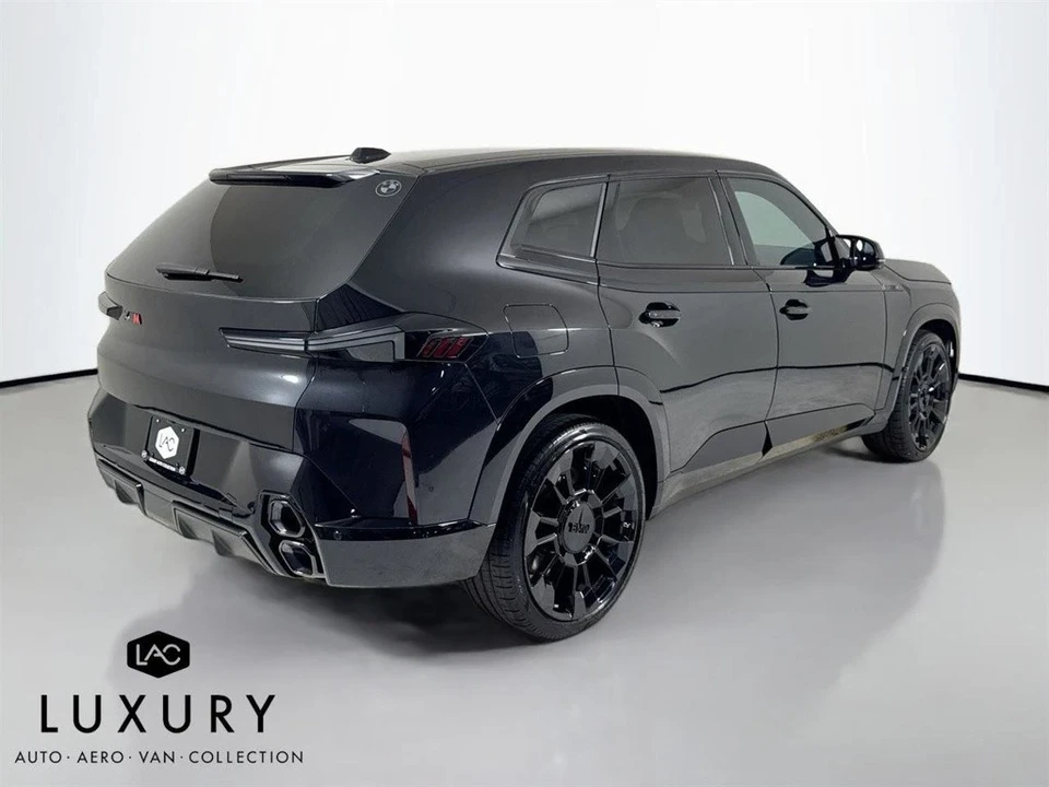 2025 BMW XM - Image 4 of 12