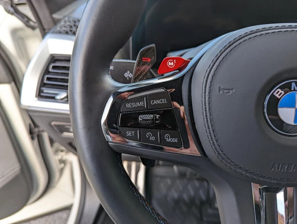 2025 BMW XM - Image 19 of 21