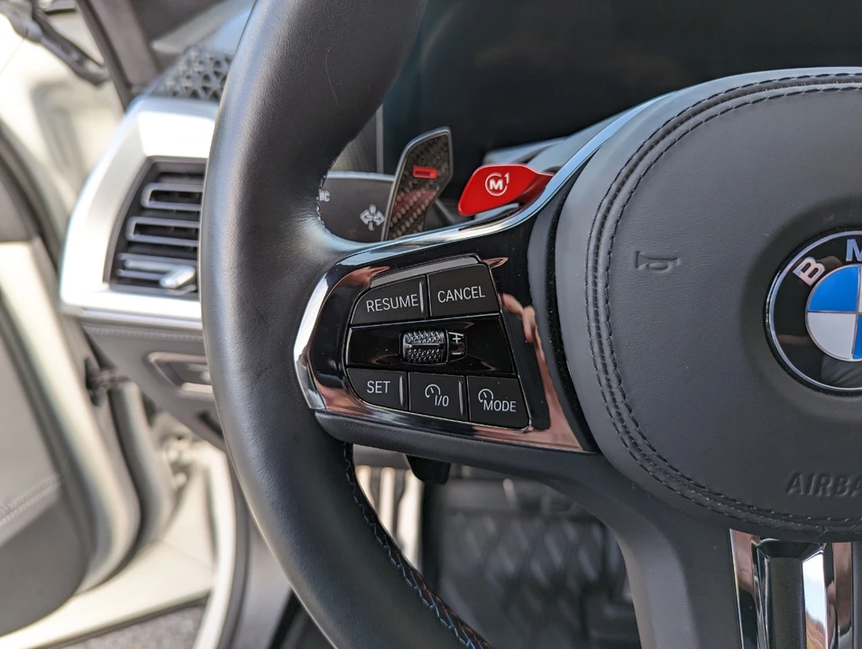 2025 BMW XM - Image 19 of 21