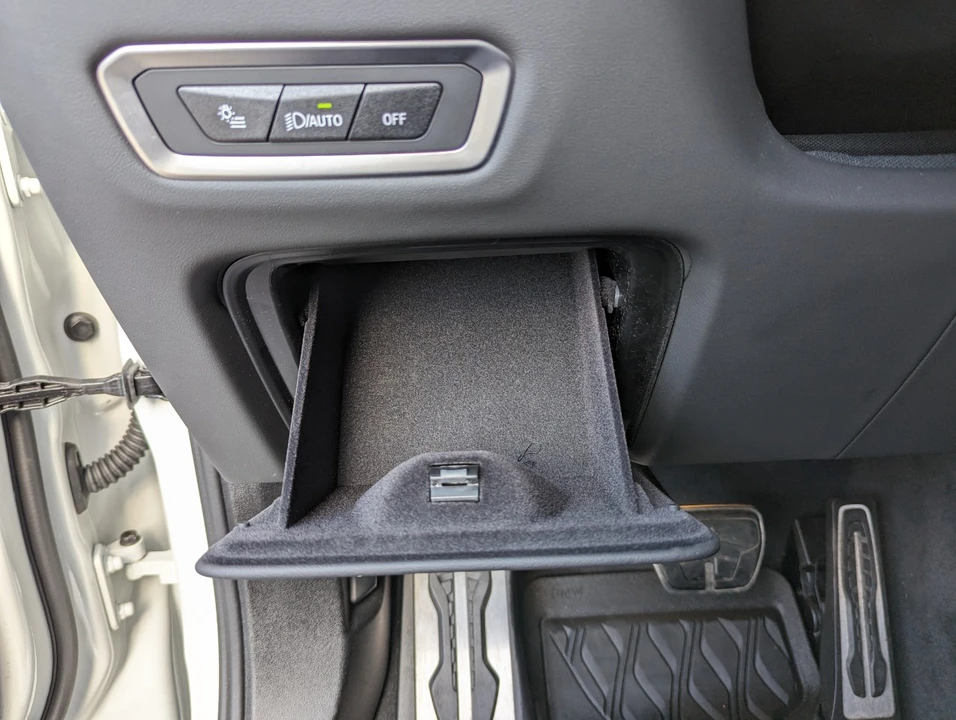 2025 BMW XM - Image 17 of 21