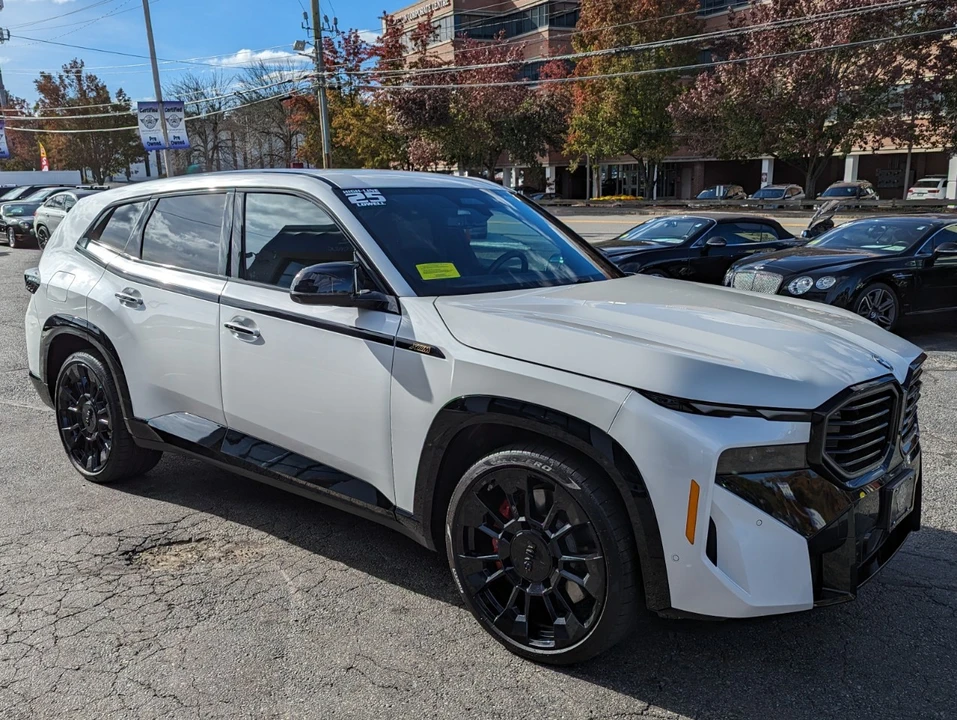 2025 BMW XM - Image 6 of 21