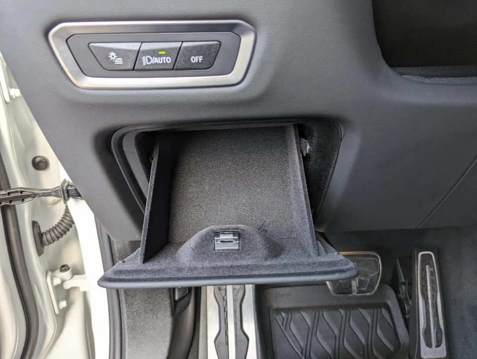 2025 BMW XM - Image 17 of 21