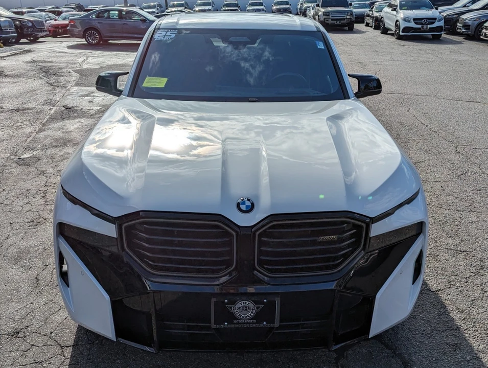 2025 BMW XM - Image 3 of 21