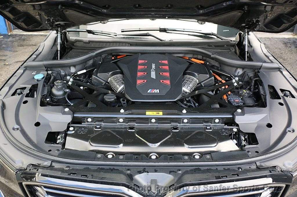 2025 BMW XM - Image 11 of 12