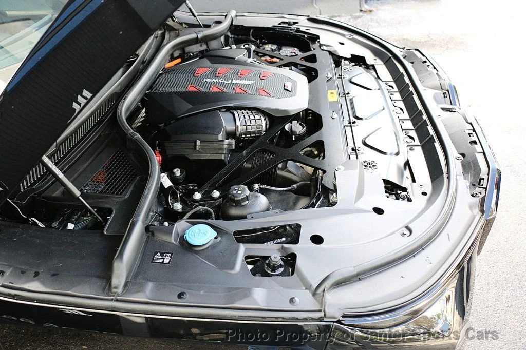 2025 BMW XM - Image 10 of 12