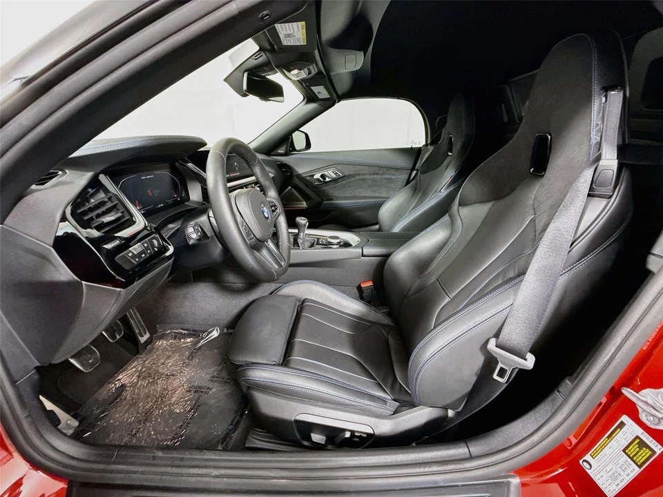 2025 BMW - Image 2 of 31