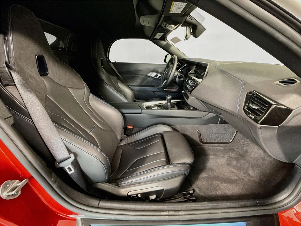 2025 BMW - Image 22 of 31