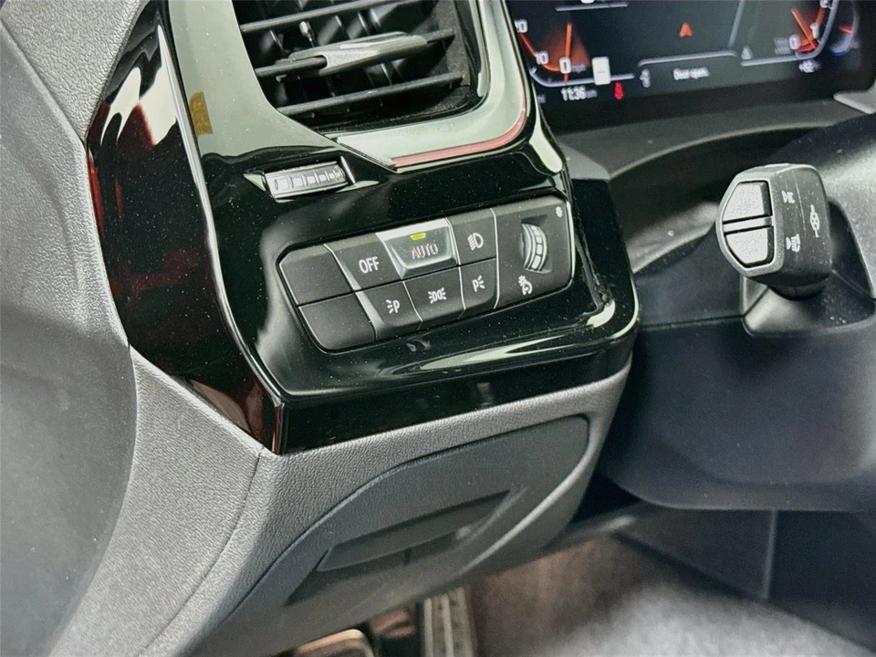 2025 BMW - Image 8 of 31