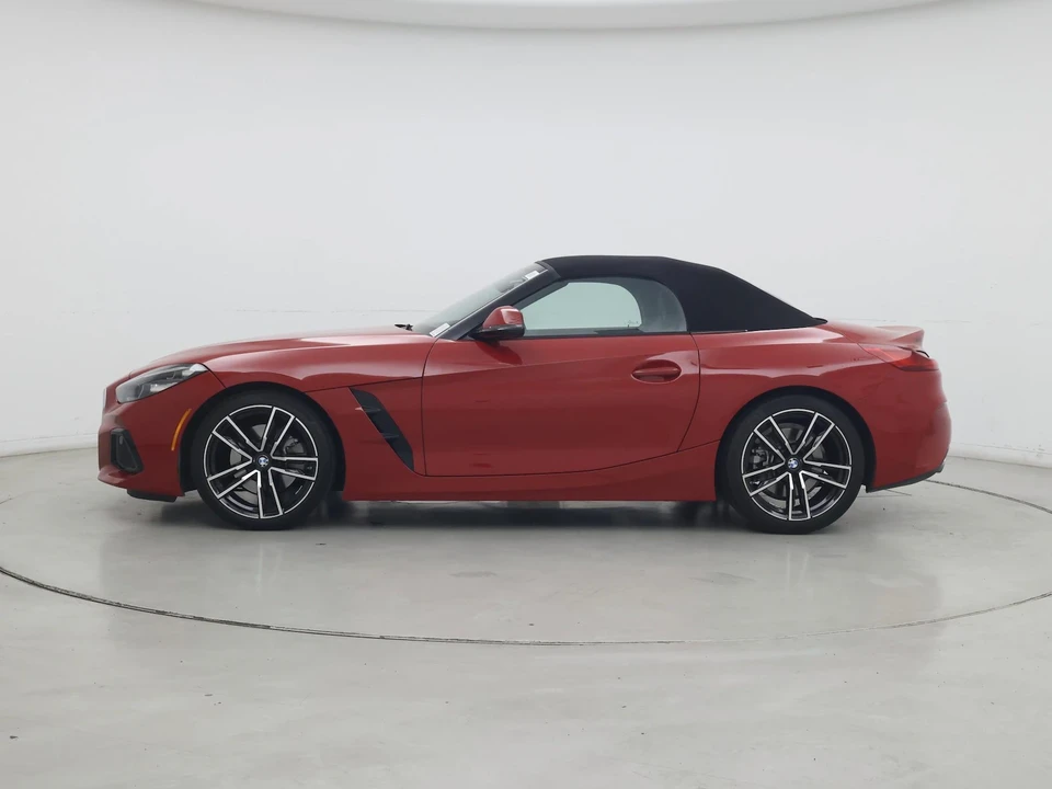 2025 BMW Z4 - Image 4 of 25