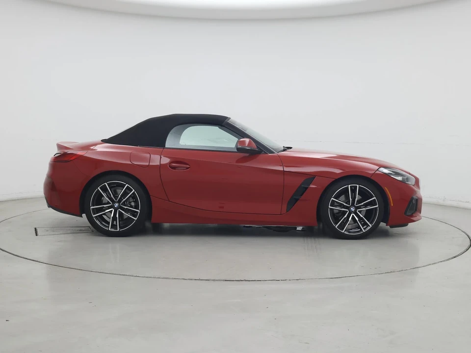 2025 BMW Z4 - Image 8 of 25