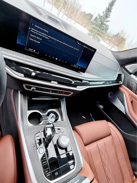 2025 BMW Alpina XB7 - Image 11 of 19