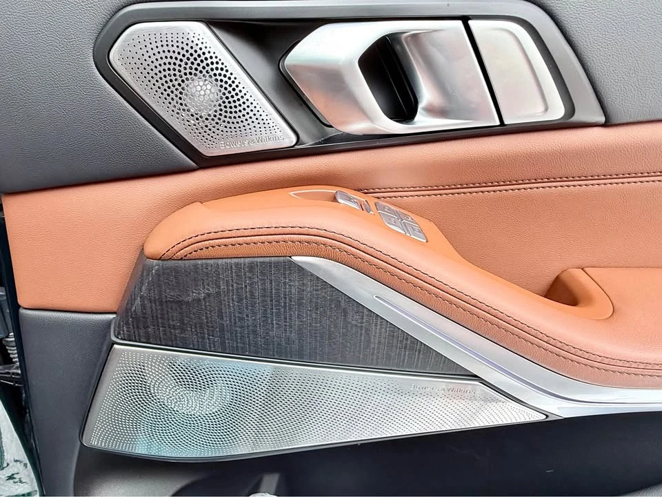 2025 BMW Alpina XB7 - Image 17 of 19