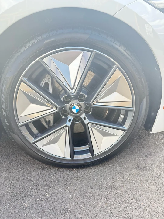 2025 BMW G26 i4 - Image 16 of 21