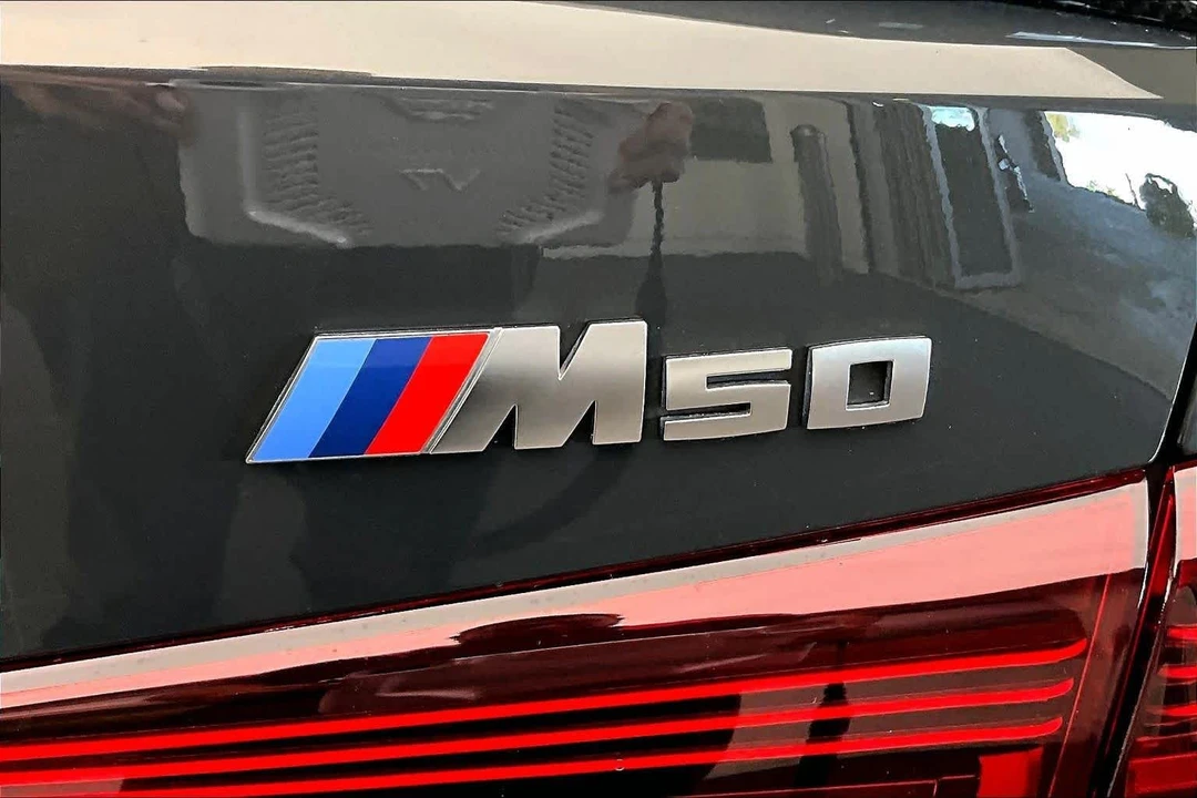 2025 BMW G26 i4 M50 - Image 10 of 12