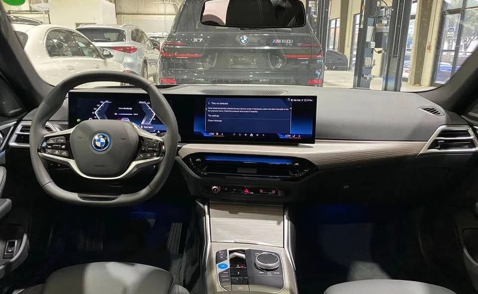 2025 BMW G26 i4 - Image 2 of 20