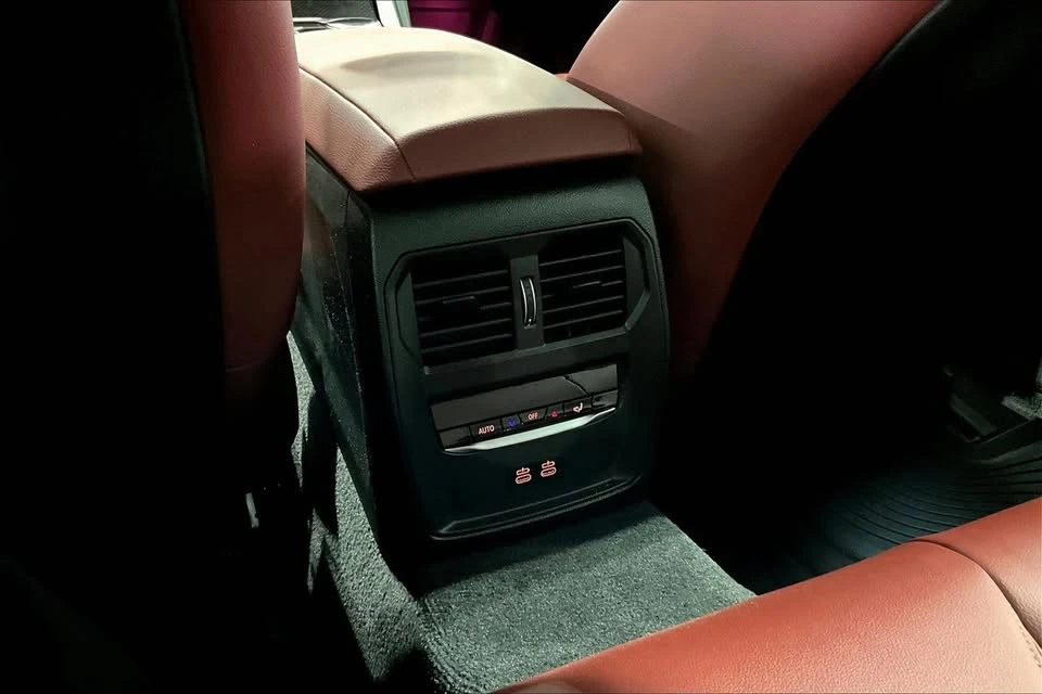 2025 BMW G26 i4 - Image 10 of 10