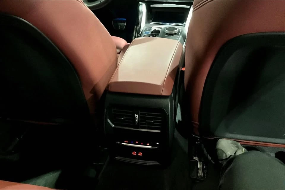 2025 BMW G26 i4 - Image 10 of 10