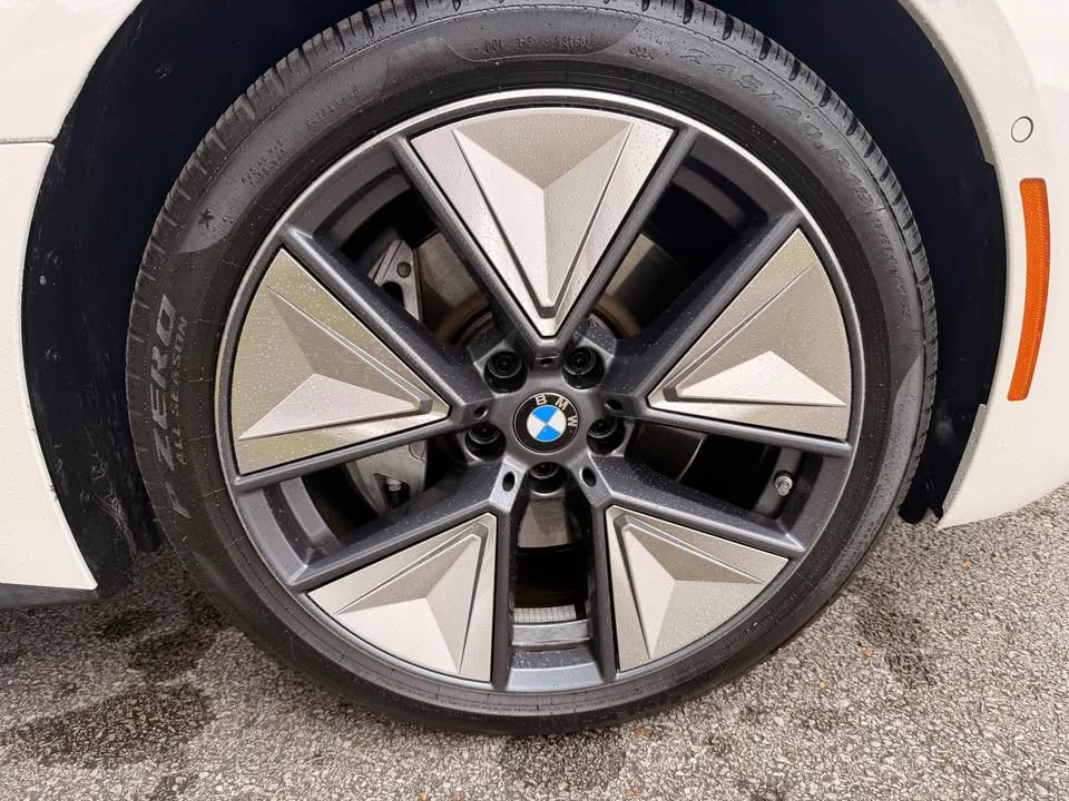 2025 BMW G26 i4 - Image 10 of 11