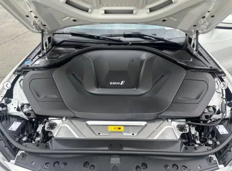 2025 BMW G26 i4 - Image 11 of 11