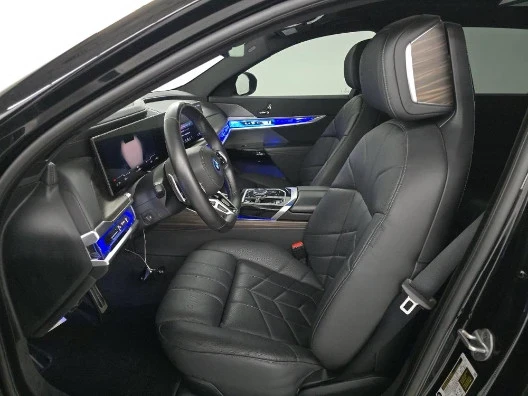 2025 BMW G70 7 Series - Image 6 of 16