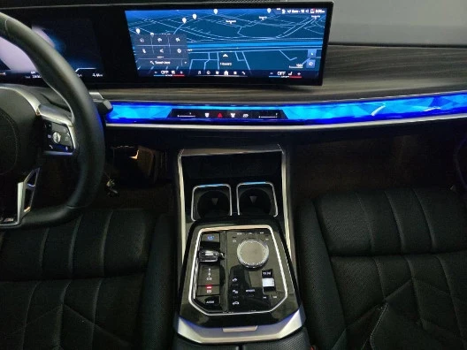 2025 BMW G70 7 Series - Image 11 of 16