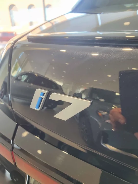 2025 BMW G70 7 Series - Image 6 of 15