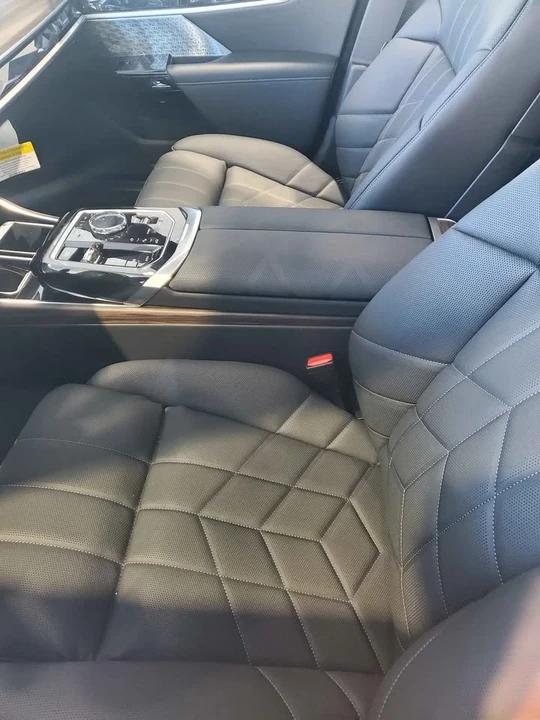 2025 BMW G70 7 Series - Image 9 of 15
