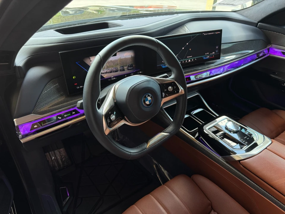 2025 BMW G70 7 Series - Image 16 of 21