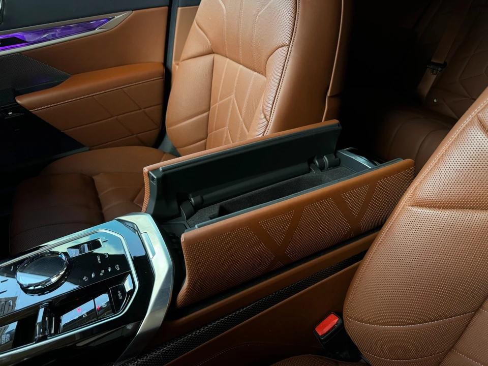2025 BMW G70 7 Series - Image 18 of 21