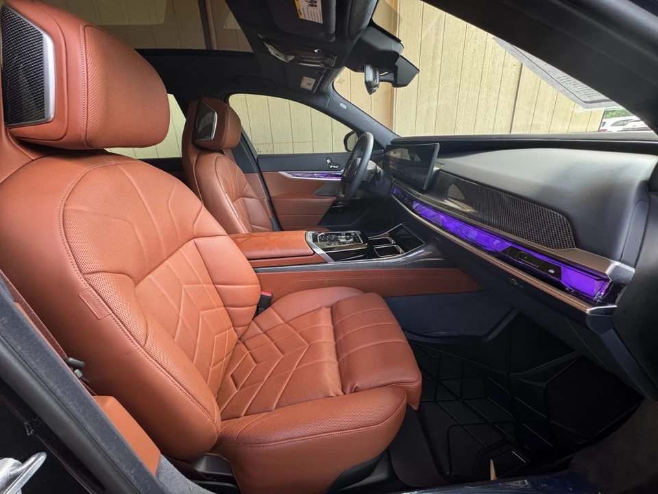 2025 BMW G70 7 Series - Image 19 of 21