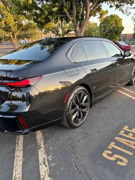 2025 BMW i7 xDrive60 Sedan 4D