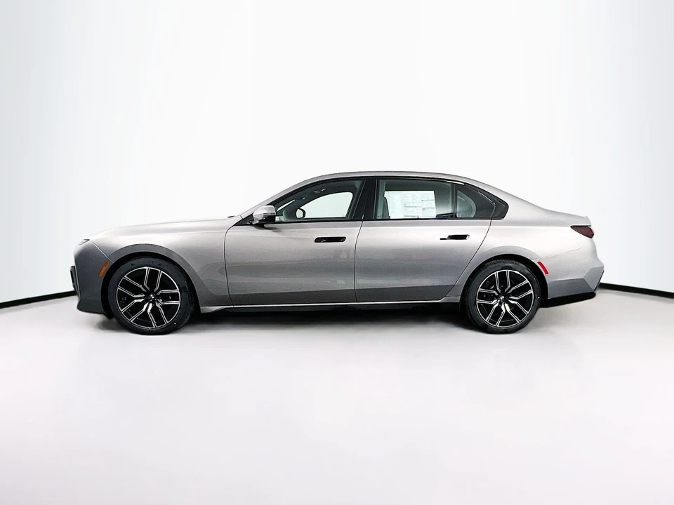 2025 BMW G70 7 Series - Image 5 of 21