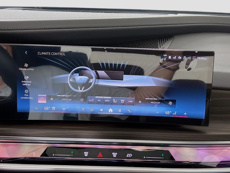 2025 BMW G70 7 Series - Image 19 of 21