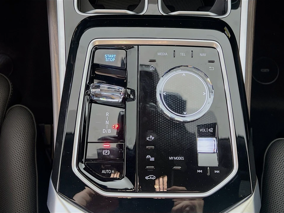 2025 BMW G70 7 Series - Image 20 of 21