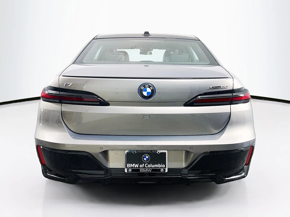 2025 BMW G70 7 Series - Image 7 of 21