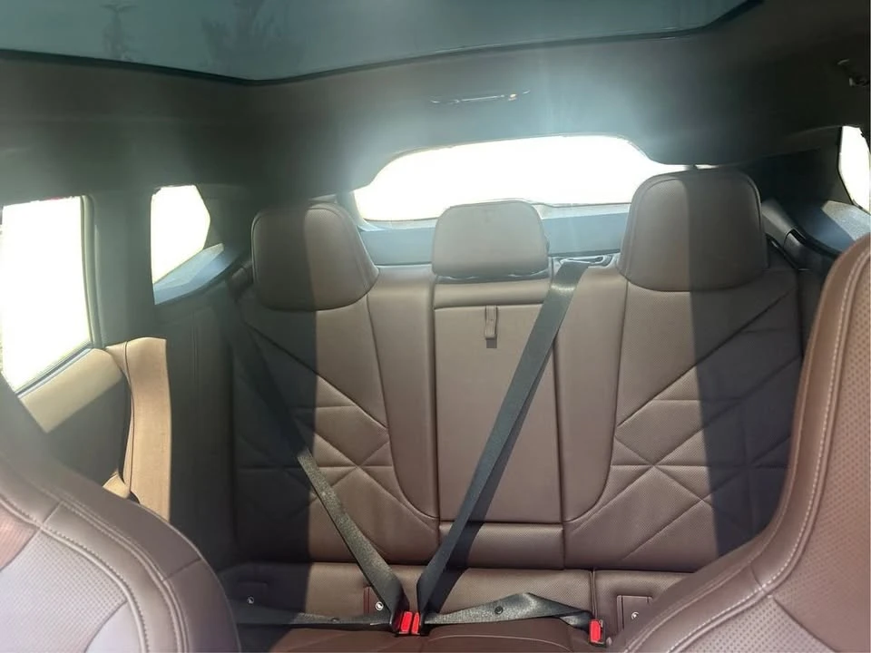 2025 BMW I20 iX - Image 14 of 20