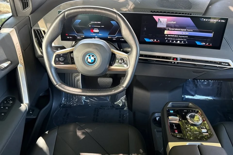 2025 BMW I20 iX - Image 14 of 20