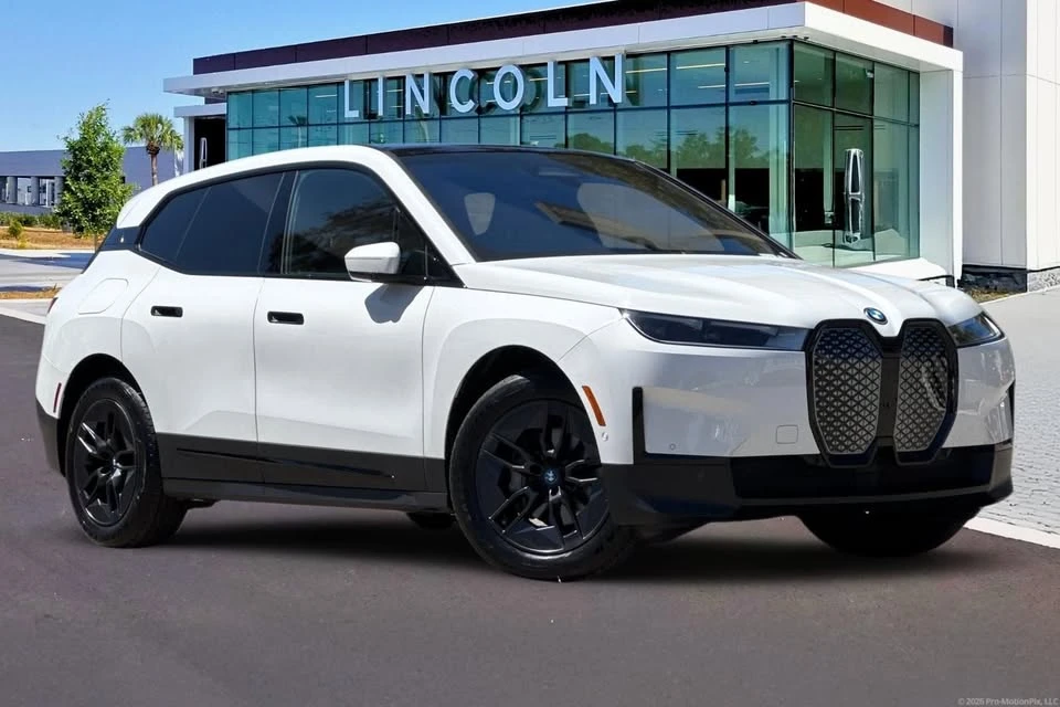 2025 BMW I20 iX - Image 2 of 20