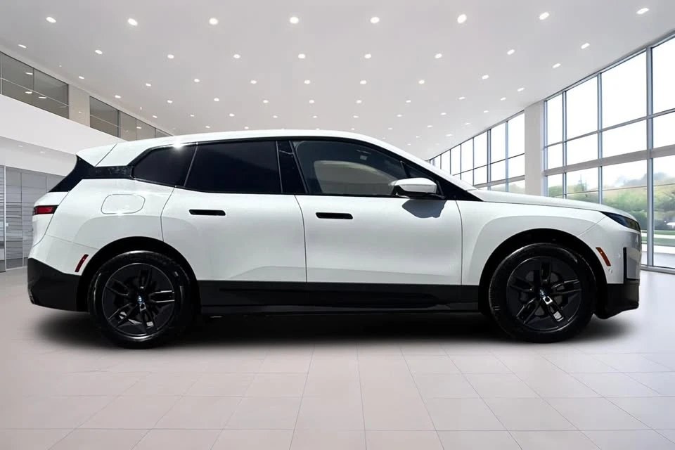 2025 BMW I20 iX - Image 3 of 20