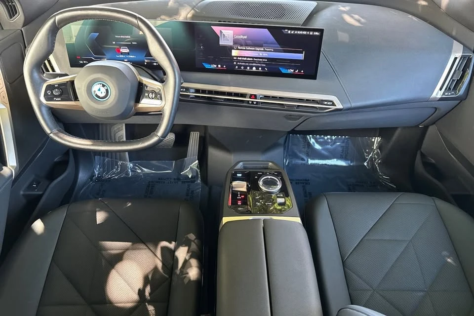 2025 BMW I20 iX - Image 13 of 20