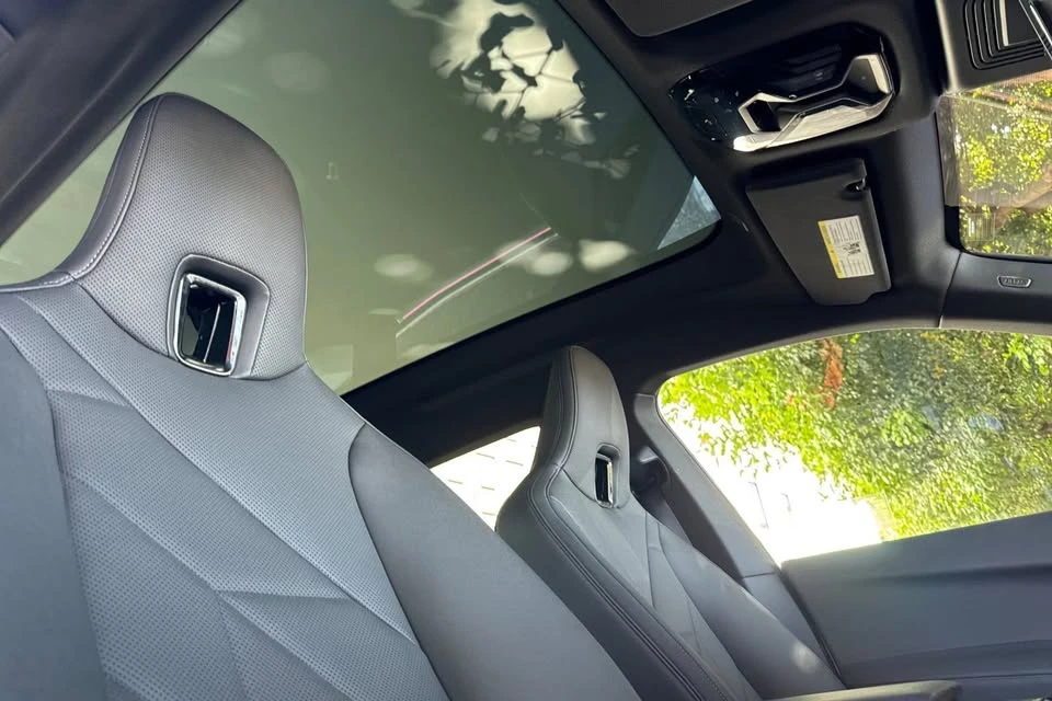 2025 BMW I20 iX - Image 16 of 20
